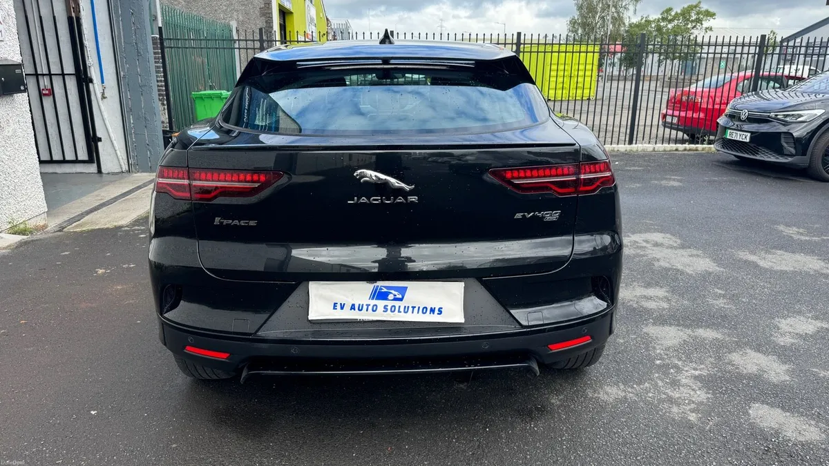 Jaguar I-Pace EV400 400BH - Image 3