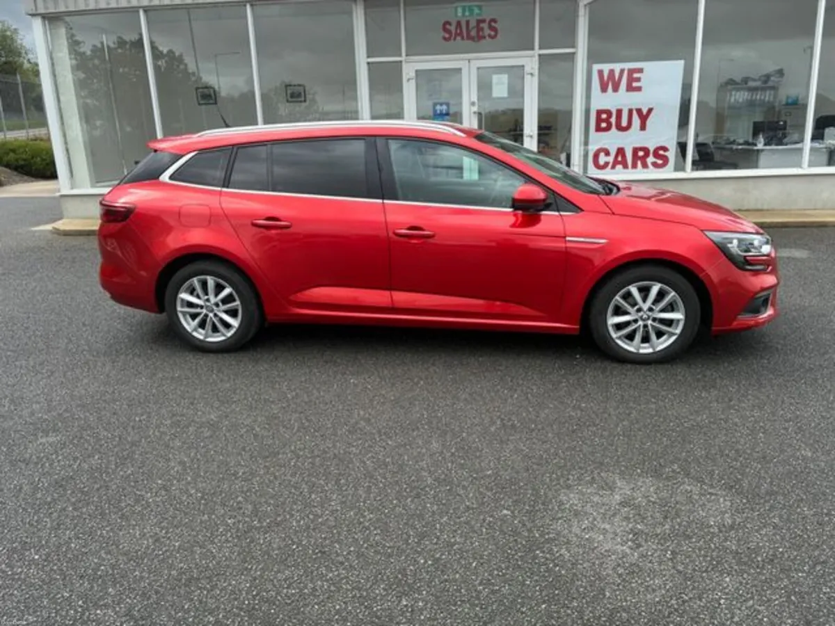 Renault Megane IV ST Sport Tourer Dynamique 5 - Image 2