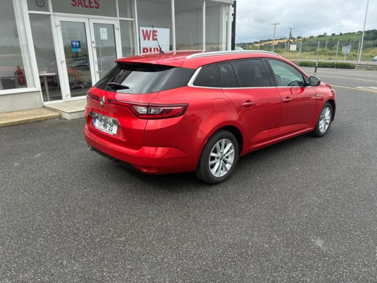 Renault Megane IV ST Sport Tourer Dynamique 5 - Image 3