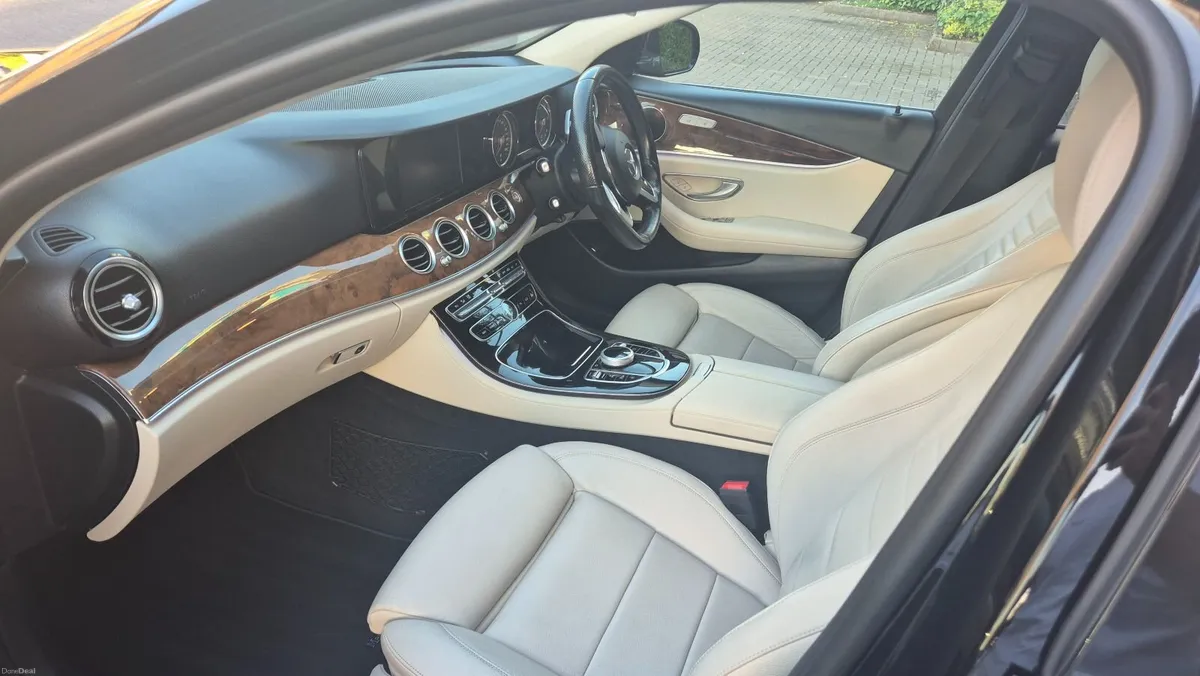 Mercedes-Benz E200D AMG Line - Image 2