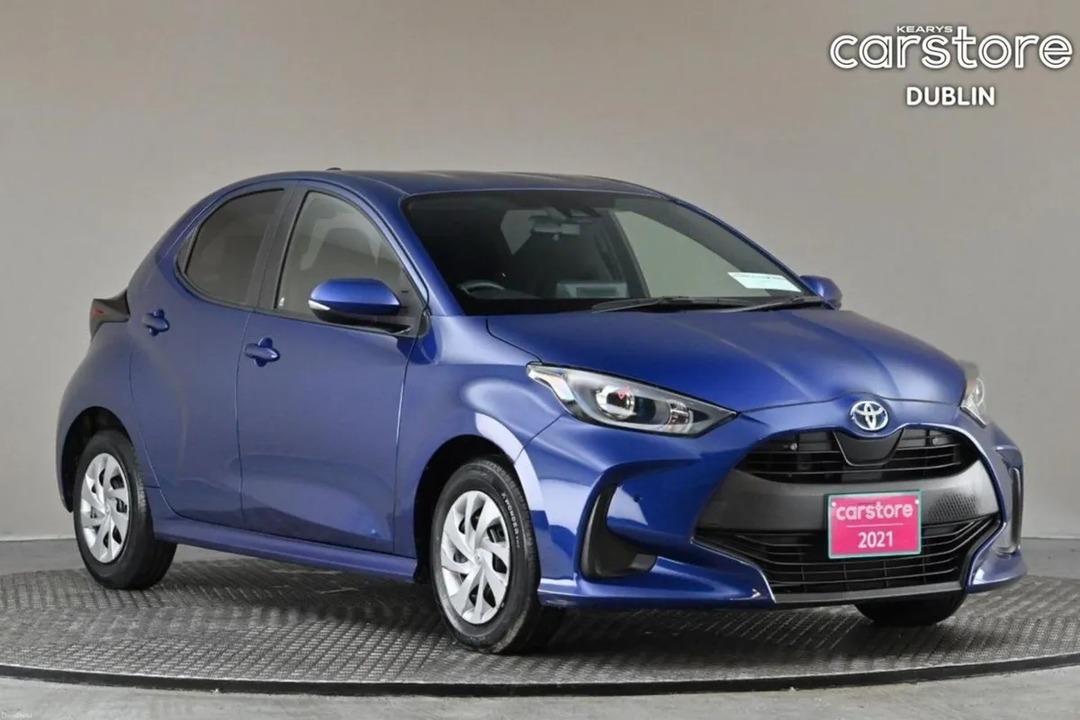 Toyota Yaris 1.5 HYBRID **REVERSE CAM**PARK SENSOR - Image 1