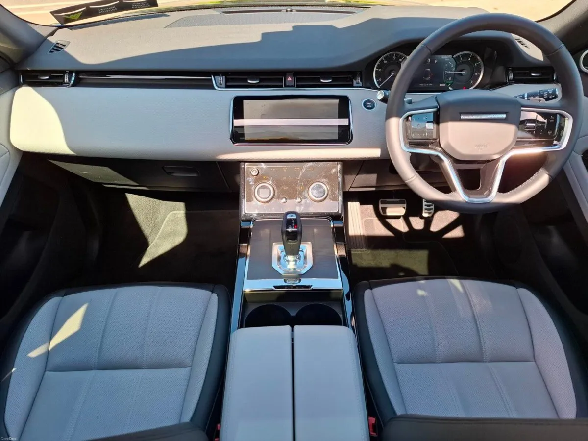 Land Rover Range Rover Evoque SUNROOF P300E EDITIO - Image 3