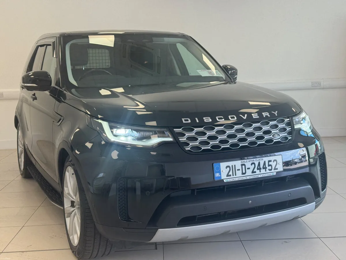 Land Rover Discovery commercial 2021 - Image 4