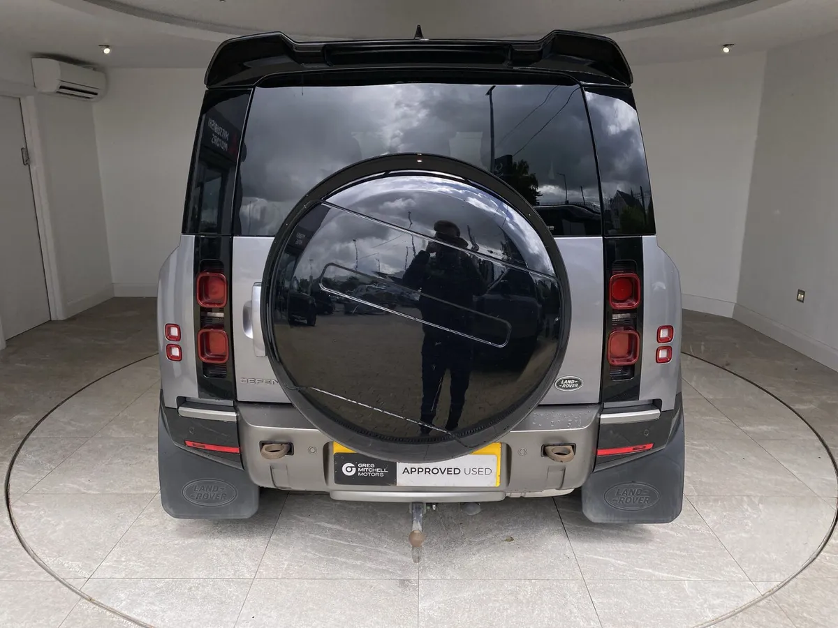 Land Rover Defender 2022 - Image 6