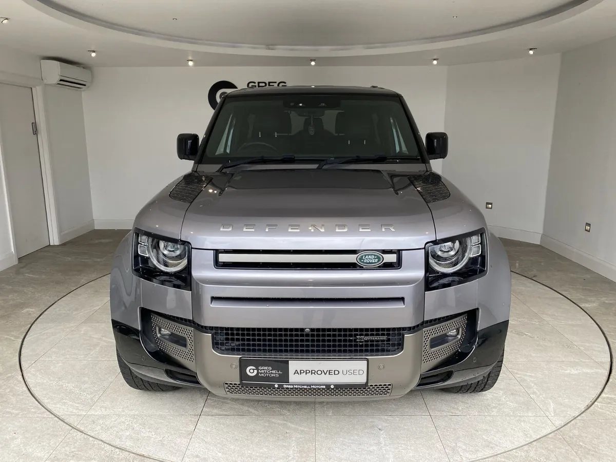 Land Rover Defender 2022 - Image 2