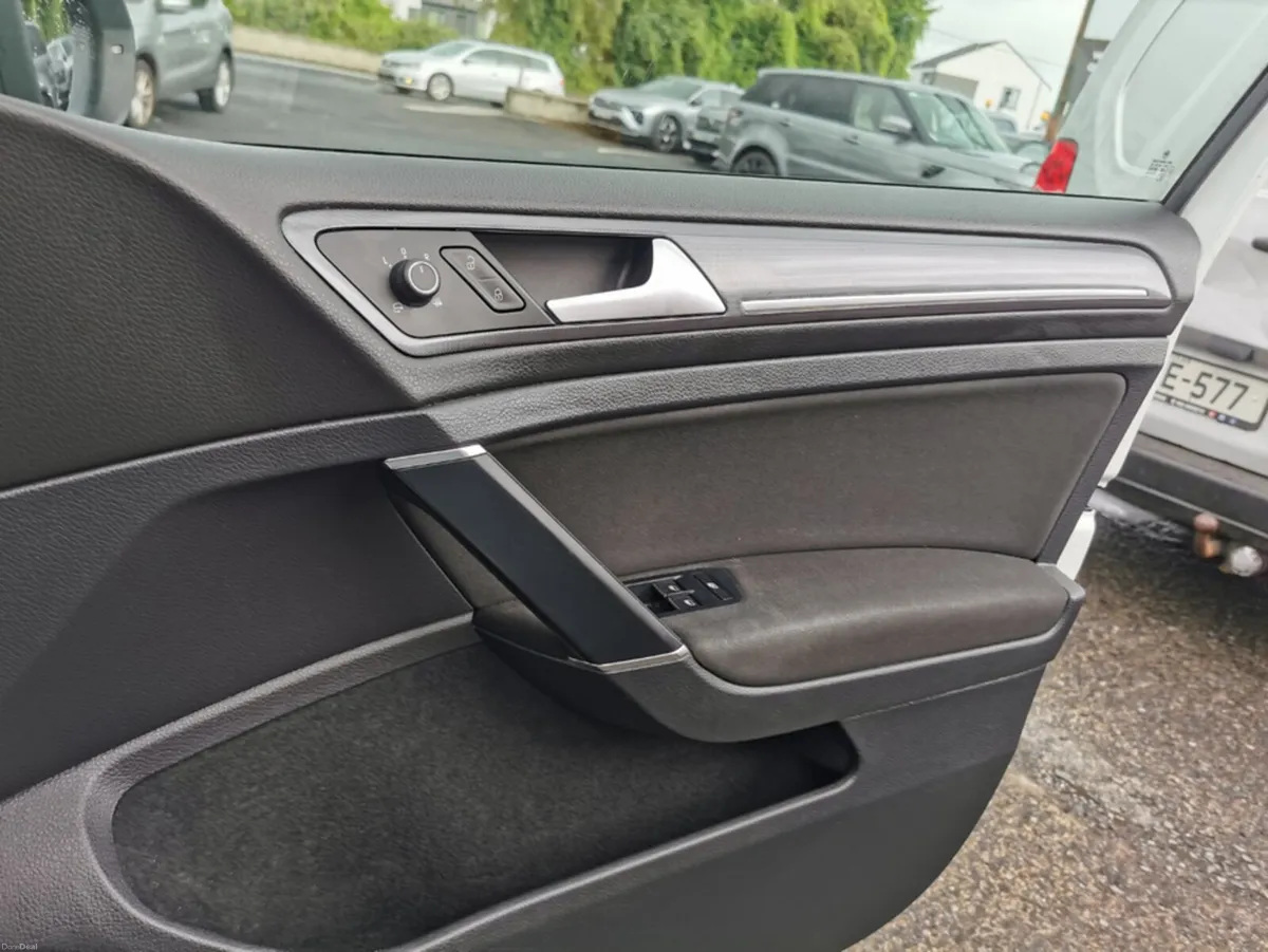 Volkswagen Golf HIGHLINE 1.4 TSI ACT D7F 5DR 150 - Image 4