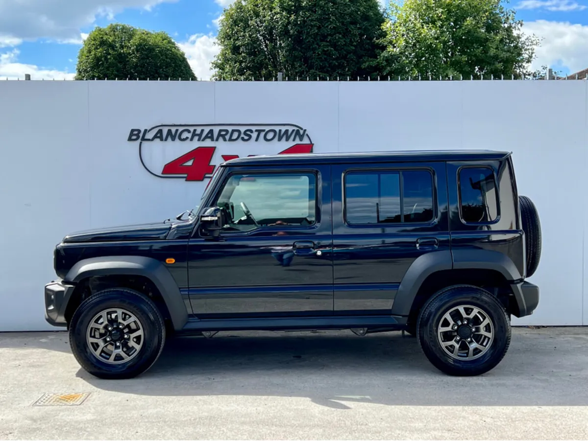 Suzuki Jimny AUTOMATIC NOMAD EDITION - Image 3