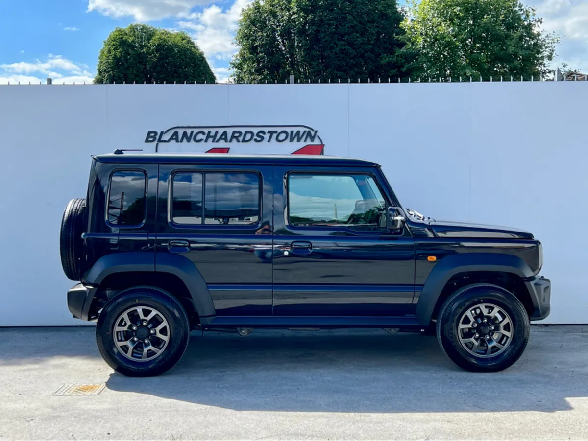 Suzuki Jimny AUTOMATIC NOMAD EDITION - Image 4
