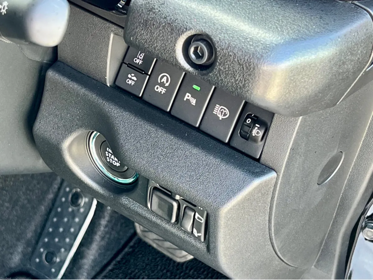 Suzuki Jimny AUTOMATIC NOMAD EDITION - Image 5