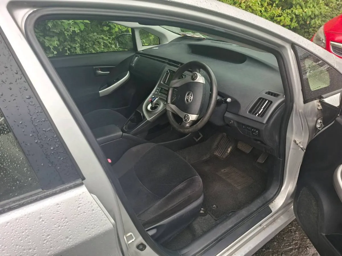 Toyota prius - Image 1