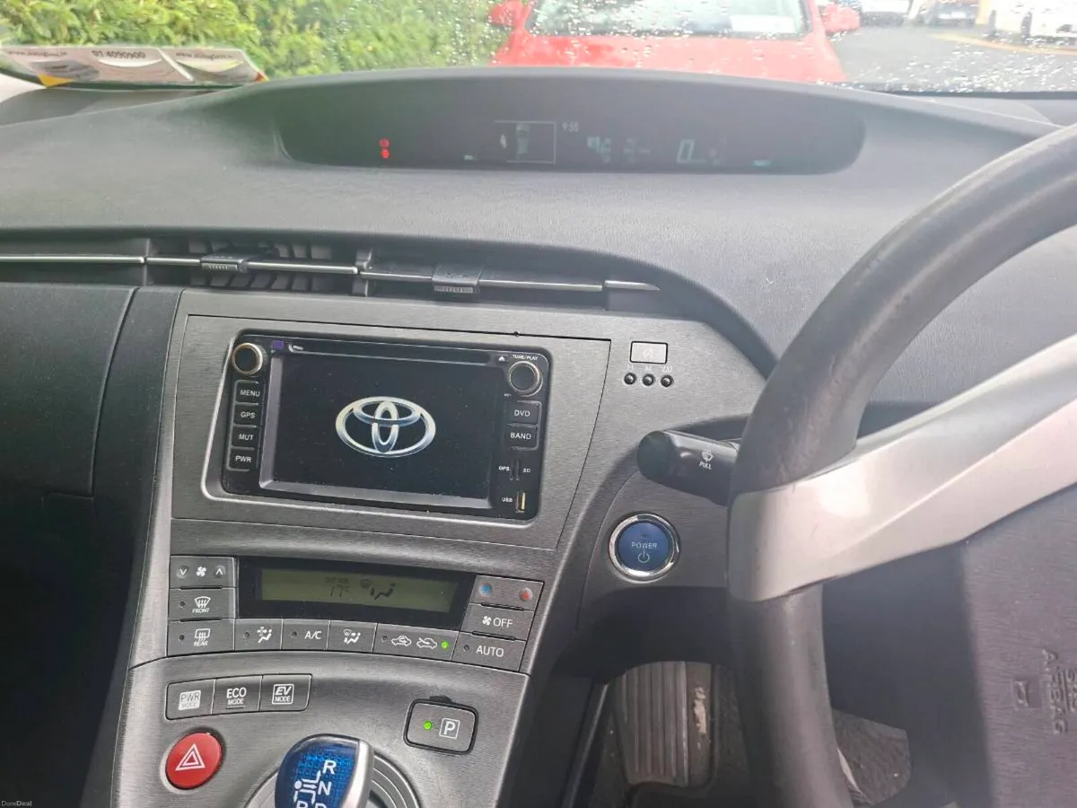Toyota prius - Image 3