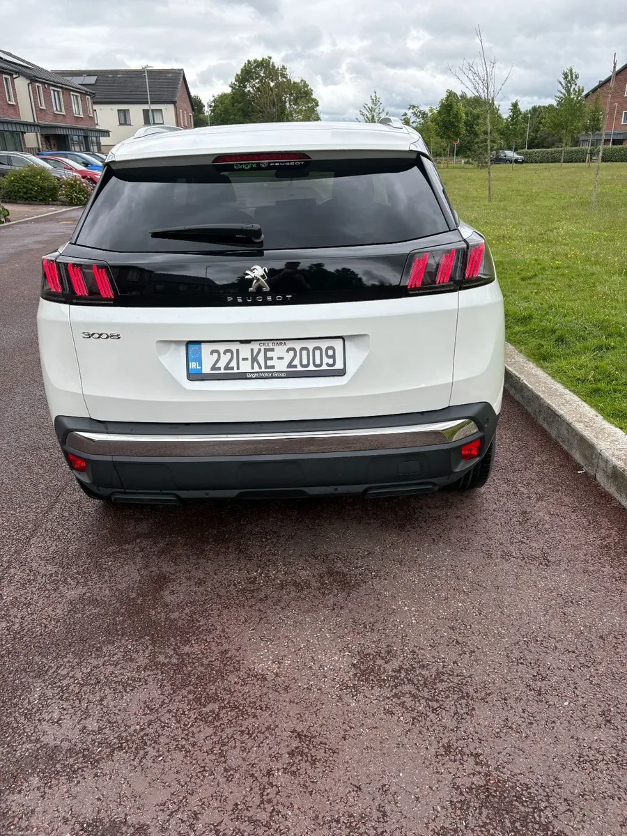 221 Peugeot 3008 Allure 1.5 BlueHDi 130bhp - Image 3