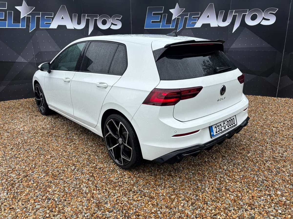 Volkswagen Golf TDI Style 150 HP Automatic 2023 - Image 3