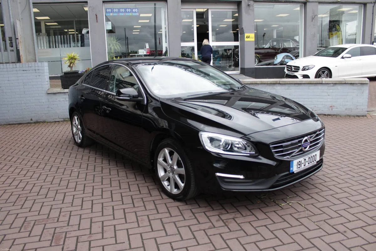2019 VOLVO S60 D4 4DR SE LUXURY SALOON AUTOMATIC - Image 1