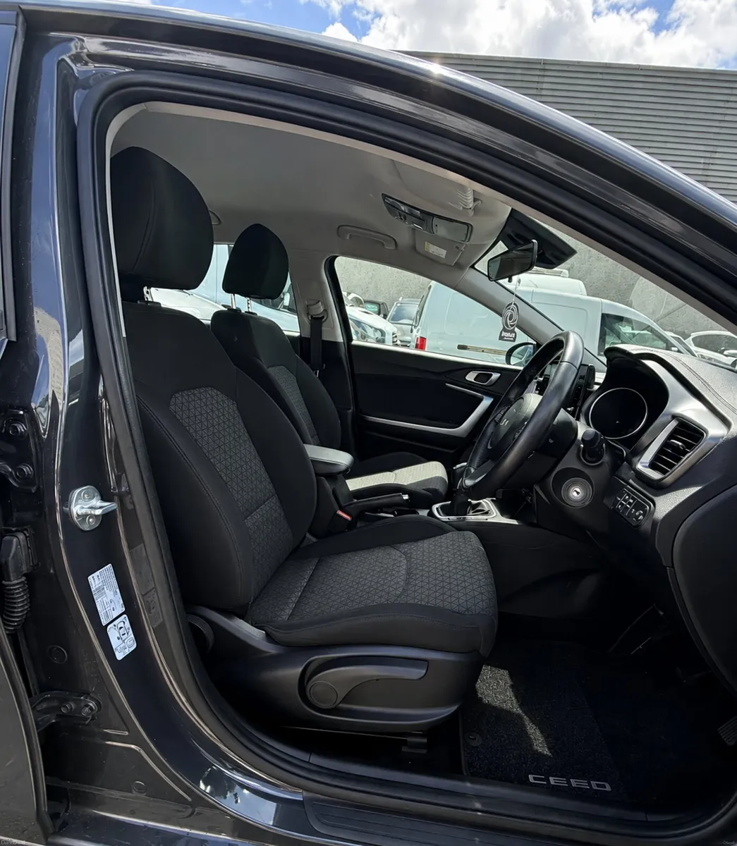 2023 Kia Ceed MHEV 1.6 Diesel - Image 3