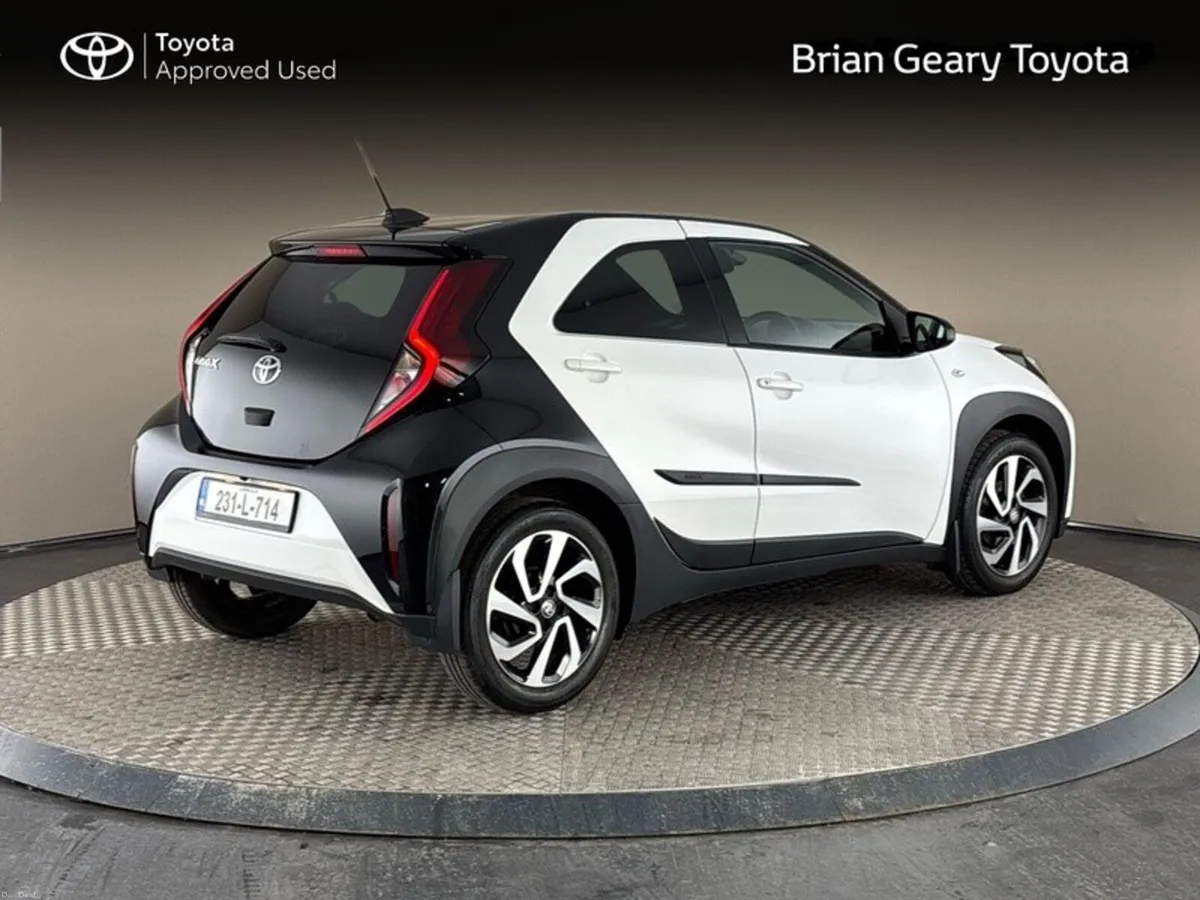 Toyota Aygo X AYGO X 1.0 DESIGN - Image 2