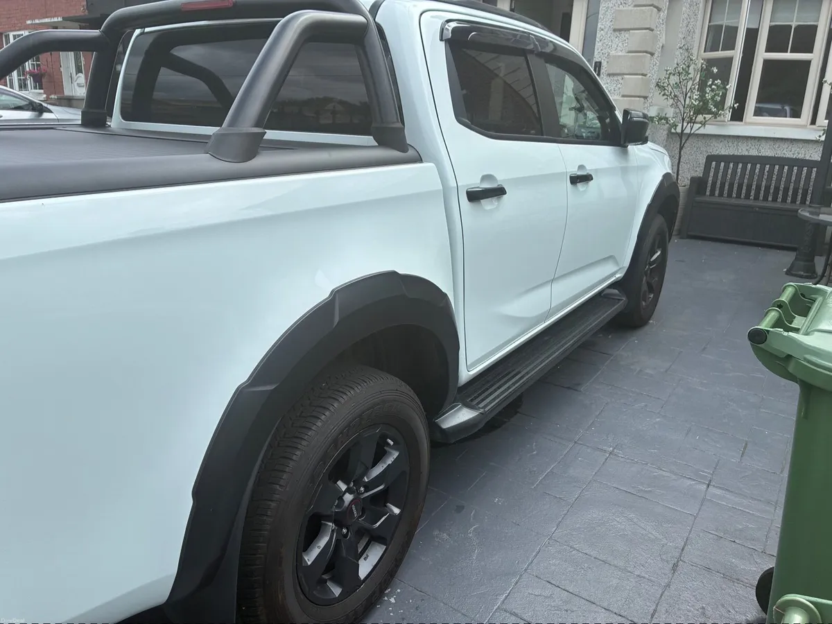 Isuzu D-Max 2025 - Image 3