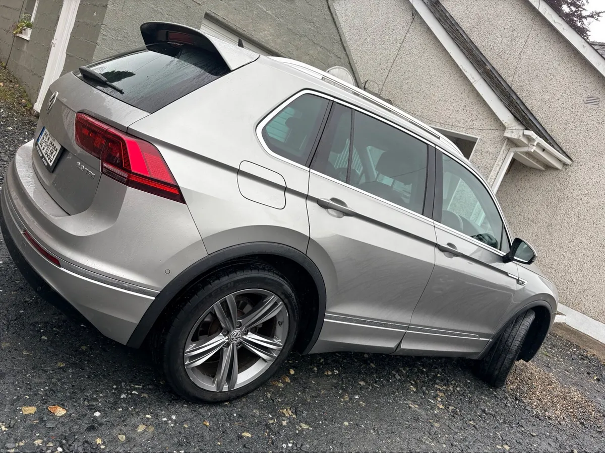 162 VW Tiguan R-Line - Image 3