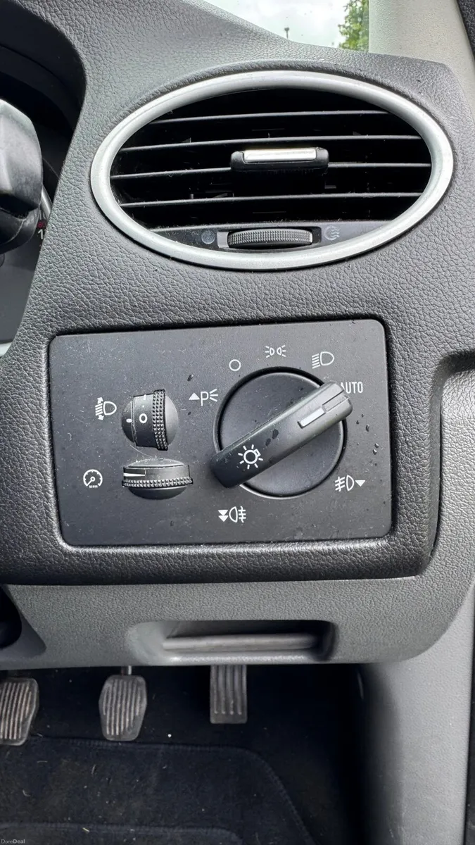 Ford Focus 2009 Titanium 1.6d NCT+ Tax - Image 4