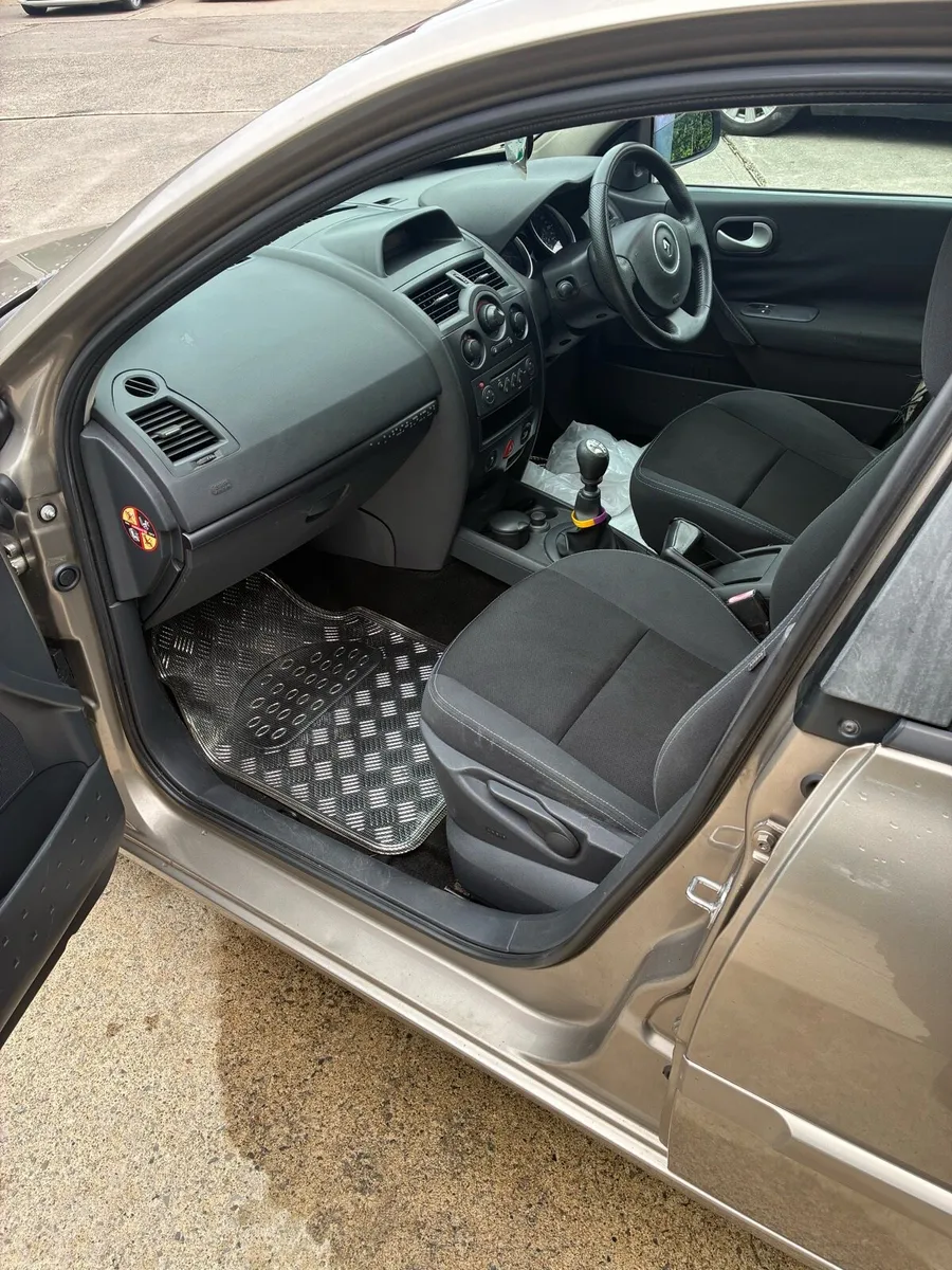 2009 Renault megane - Image 6