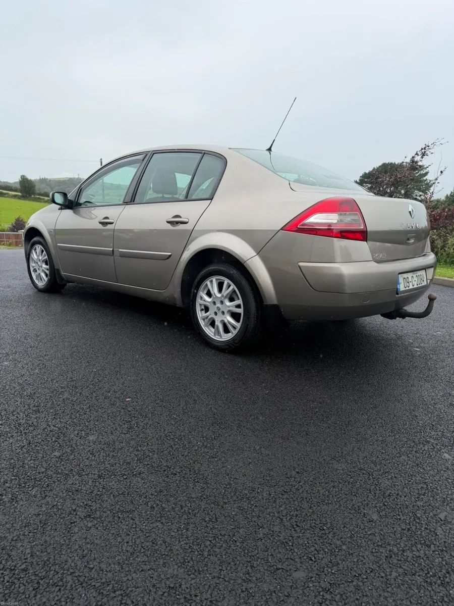 2009 Renault megane - Image 2