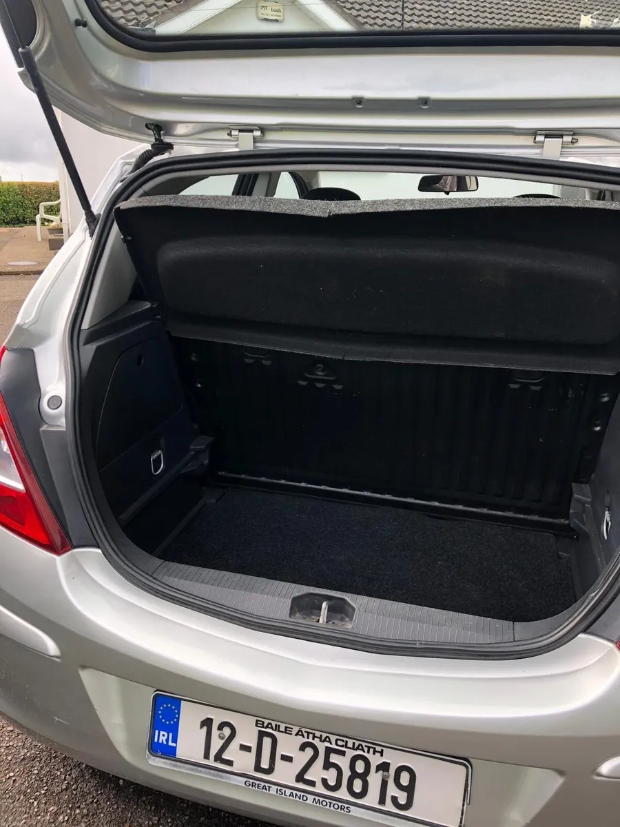 Opel Corsa 2012 - Image 4