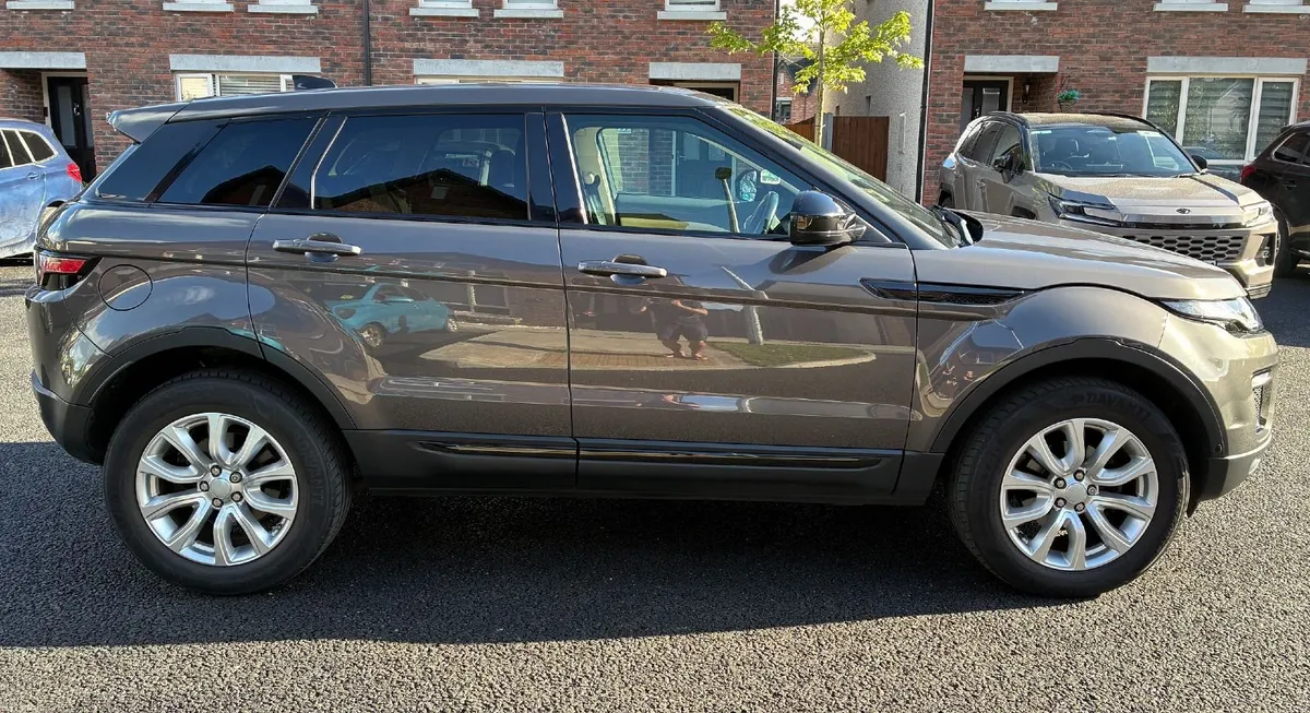 Land Rover Range Rover Evoque SE Premium 2017 - Image 3