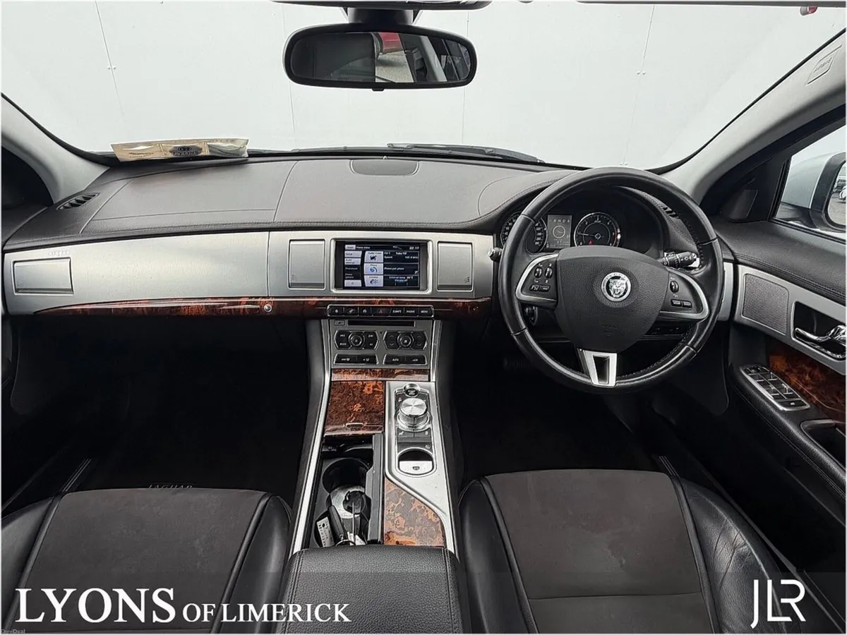 Jaguar XF 2.2 D 163PS SE - Image 4