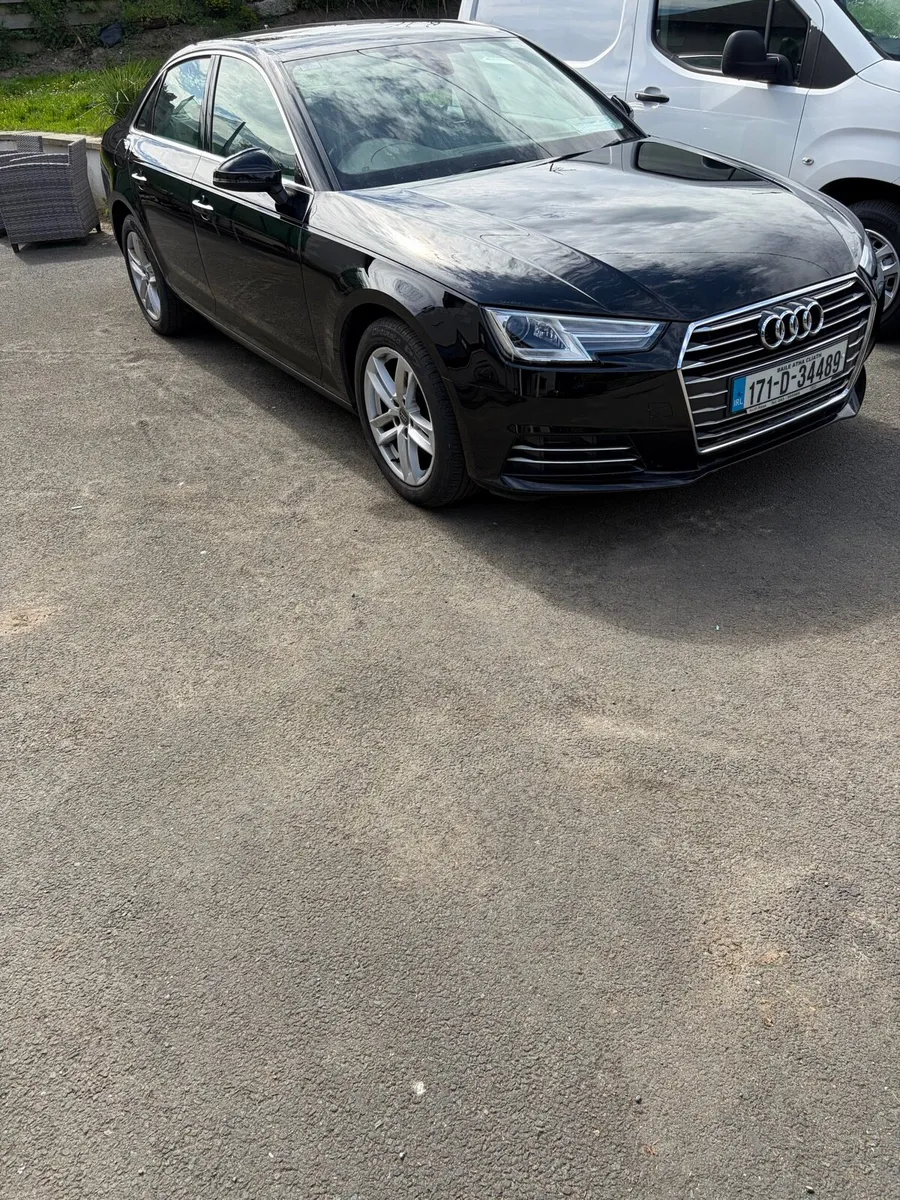 2017 Audi A4 limousine - Image 1