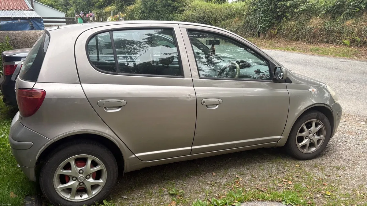 Toyota Yaris 2005 - Image 4