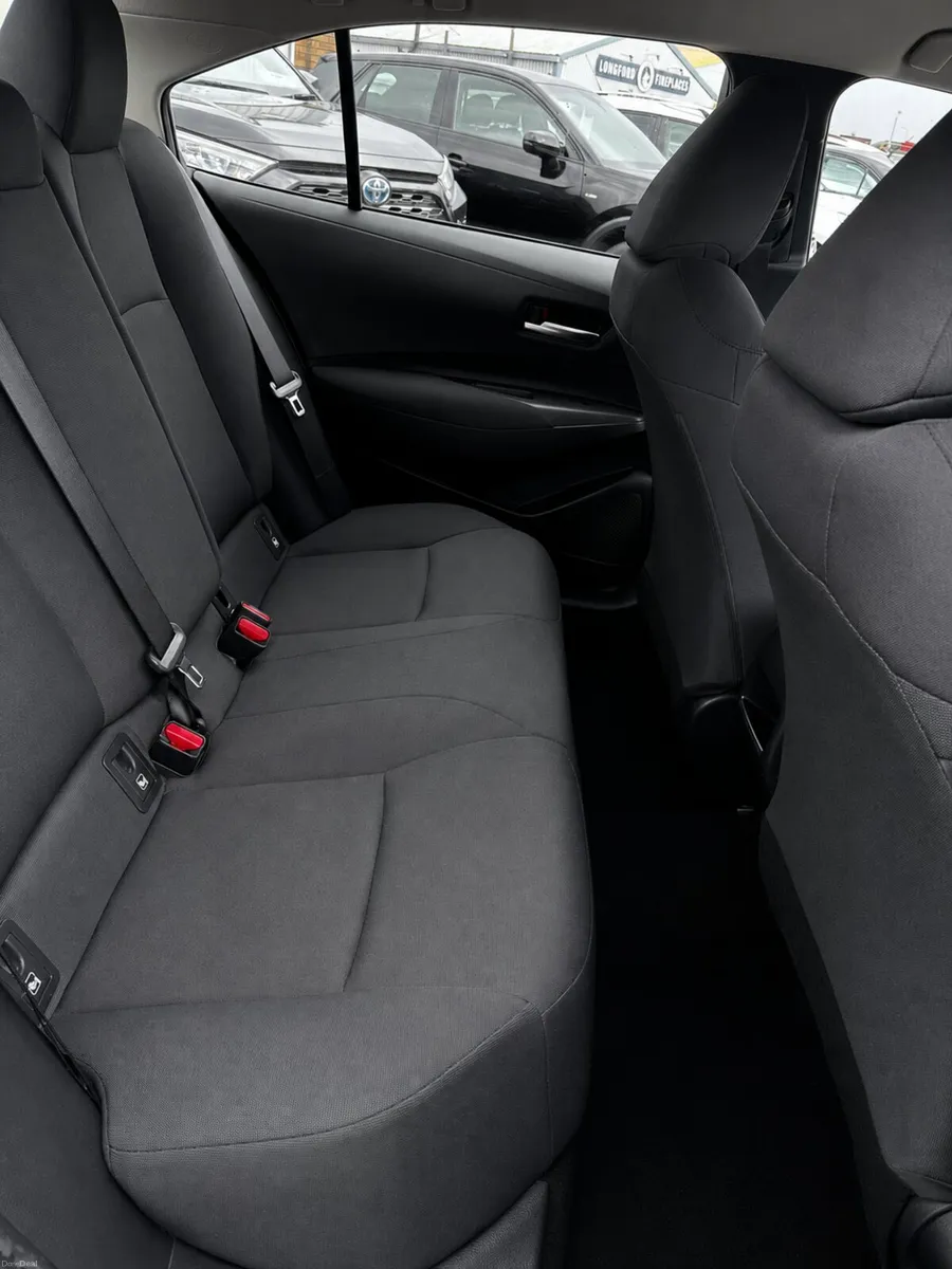 192 Toyota Corolla 1.6 petrol Manual - Image 4