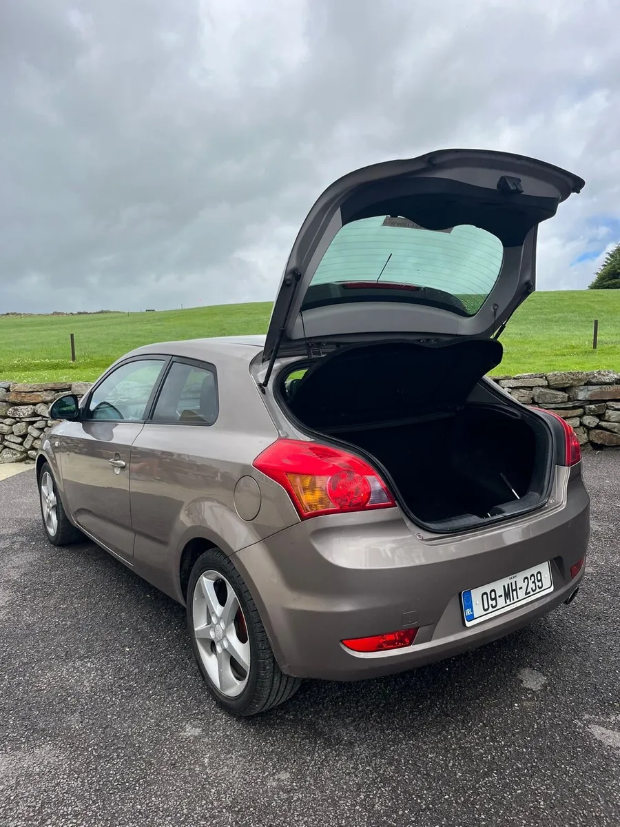 09 Kia Pro Ceed - Image 4
