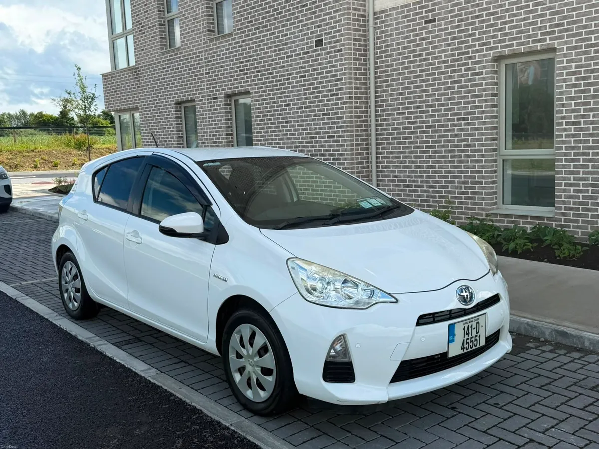 141 Toyota Aqua Automatic Petrol Hybrid Nct 11/26 - Image 3