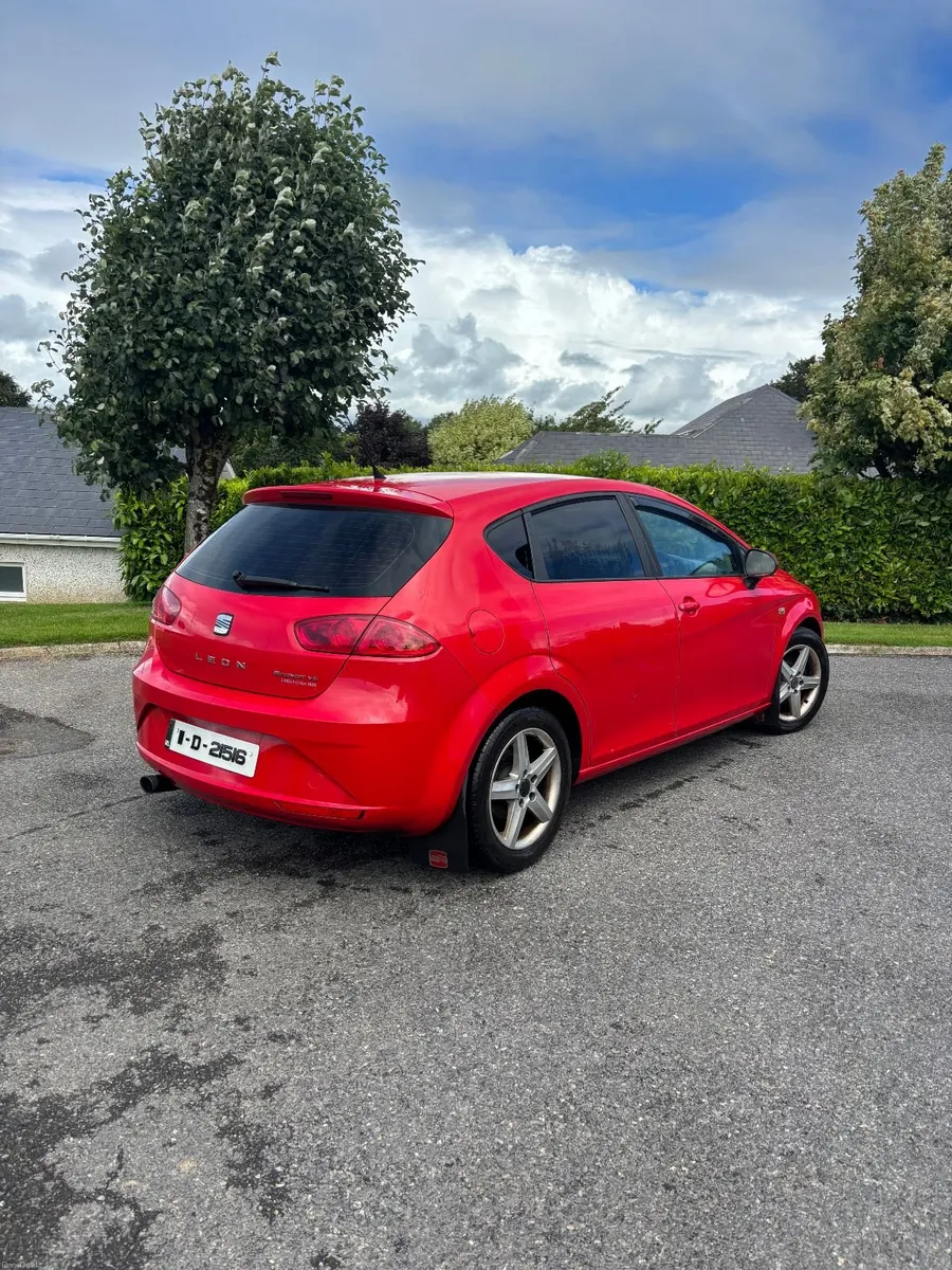 SEAT Leon 2011 - Image 1