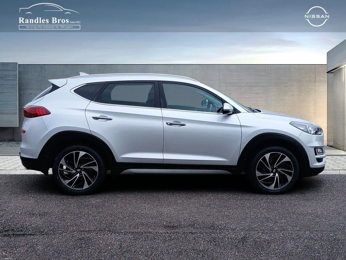 Hyundai Tucson 2WD Executive Plus - Image 5