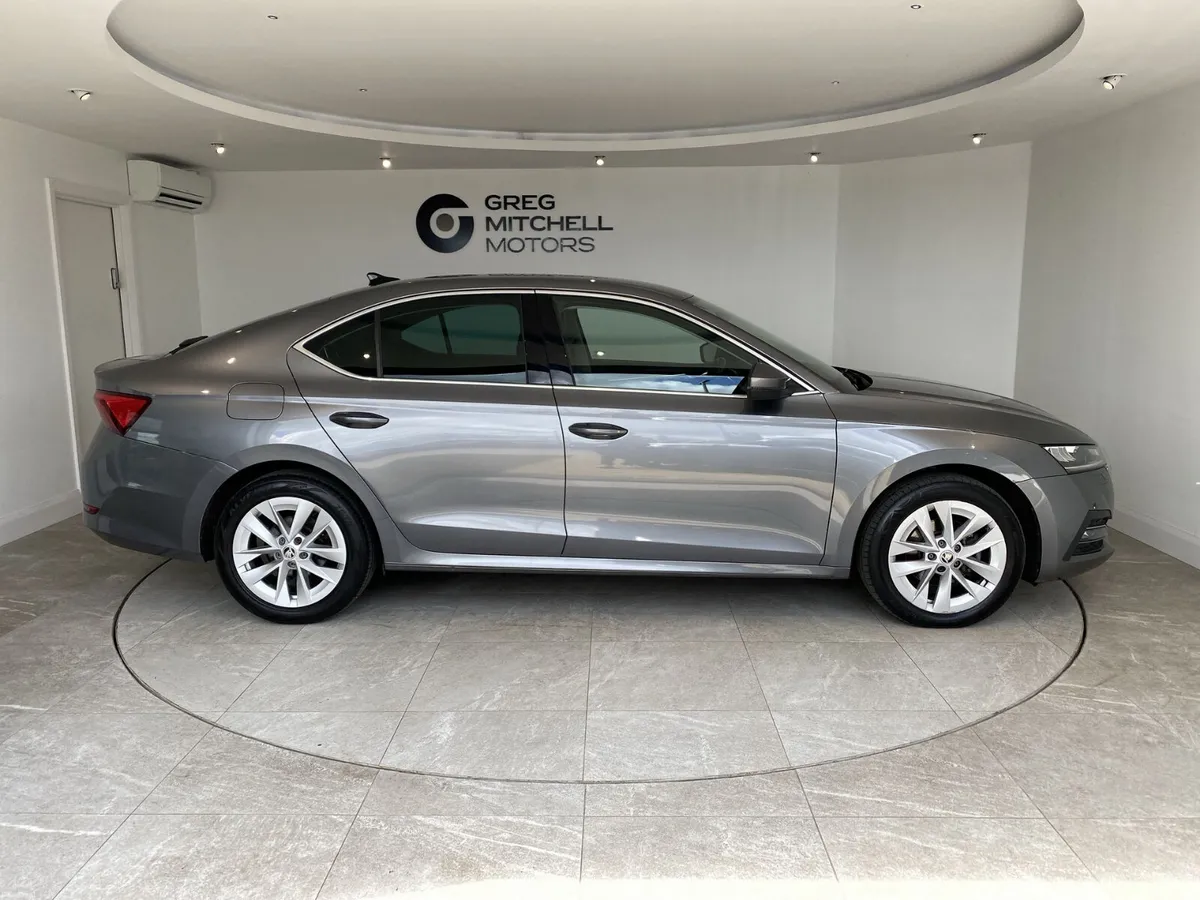 Skoda Superb 2025 - Image 4