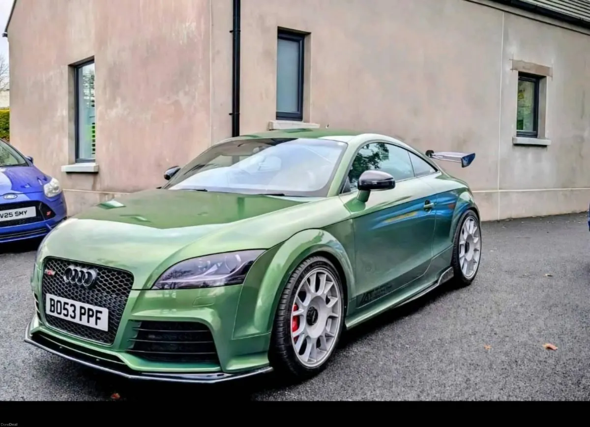 AUDI TTRS 2010 Manual - Image 2