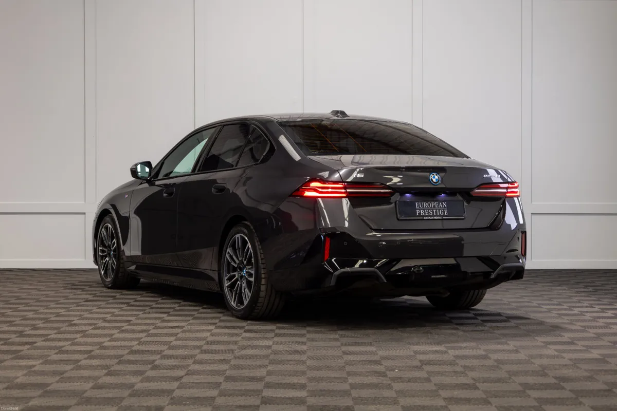 2024 BMW i5 eDrive40 M-Sport - Image 4