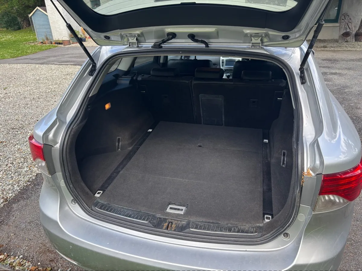Toyota Avensis 2014 - Image 5