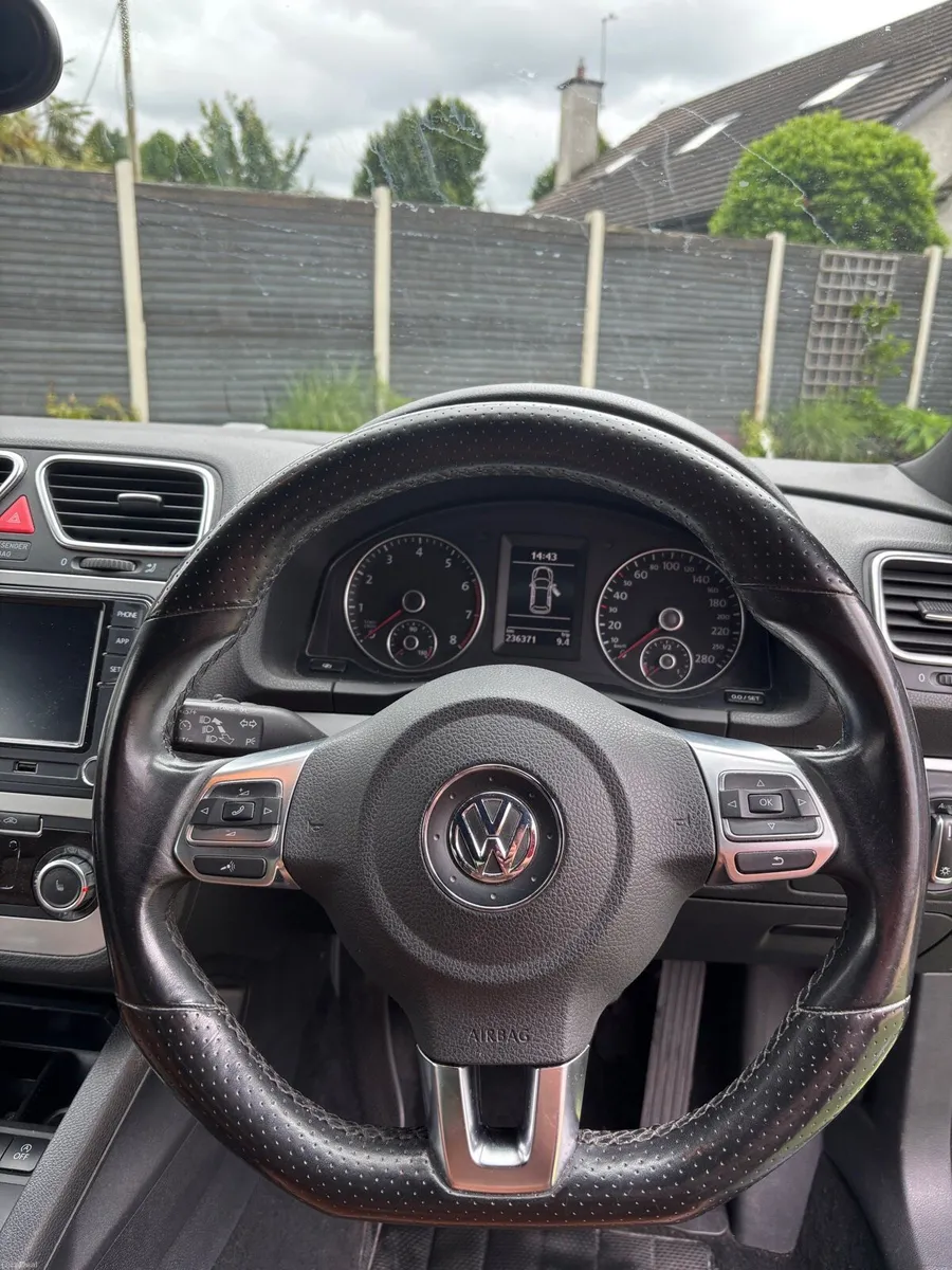 2010 Volkswagen Scirocco - Image 3