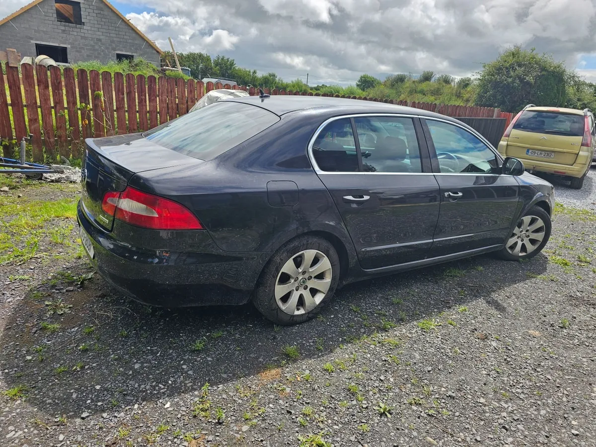 Skoda Superb 2010 - Image 4