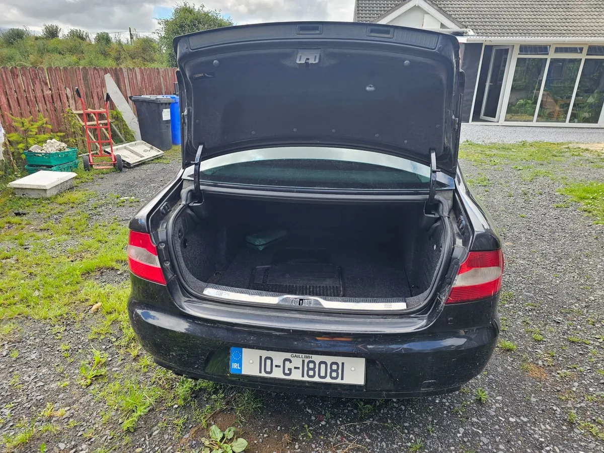 Skoda Superb 2010 - Image 2