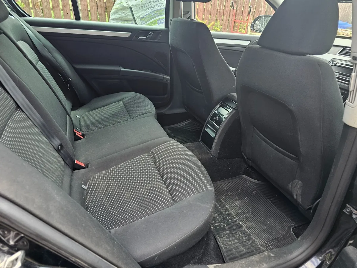 Skoda Superb 2010 - Image 6
