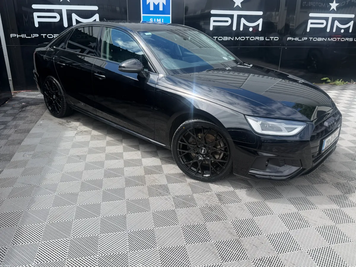 Audi A4 35TDI S-T SE Auto Black Pack - Image 4