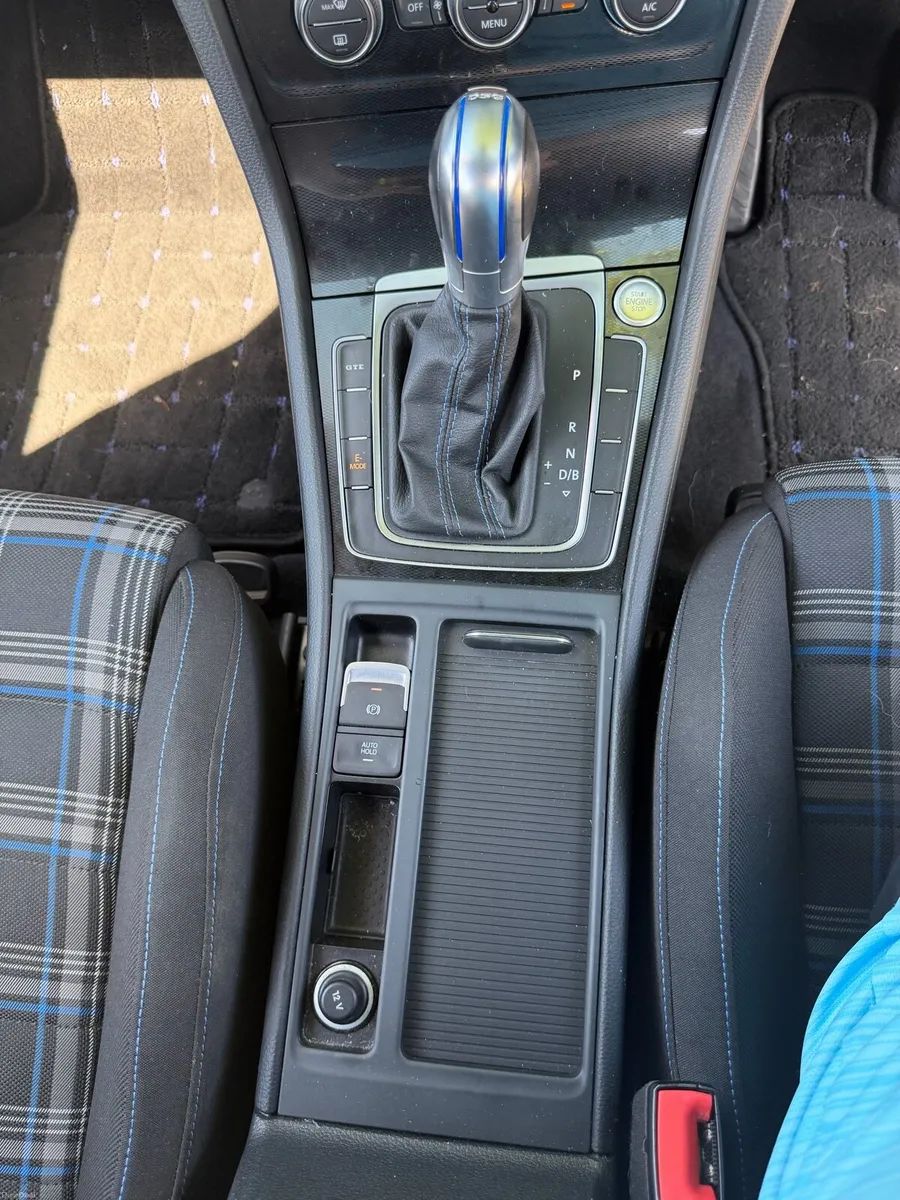 Volkswagen Golf gte white - Image 2
