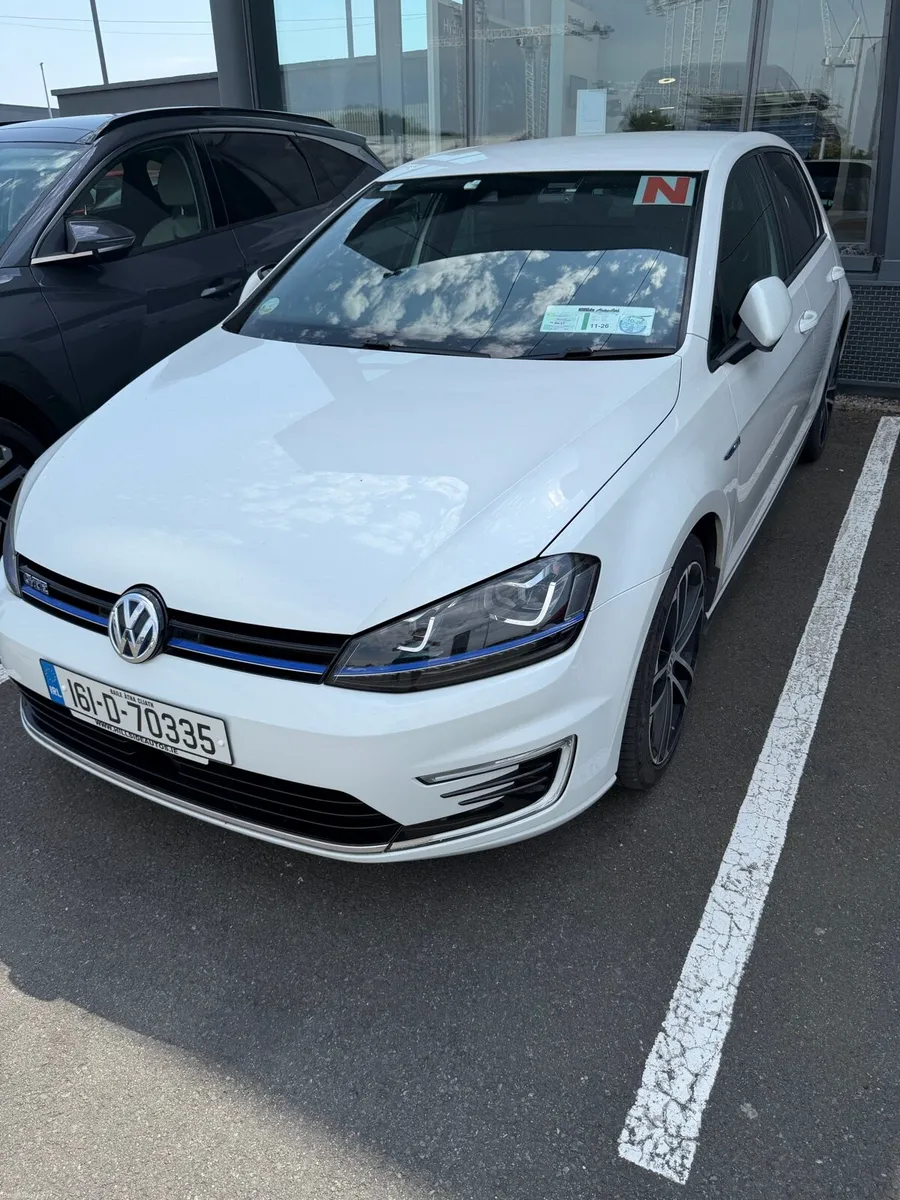 Volkswagen Golf gte white - Image 1