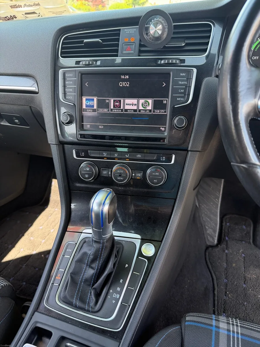 Volkswagen Golf gte white - Image 3