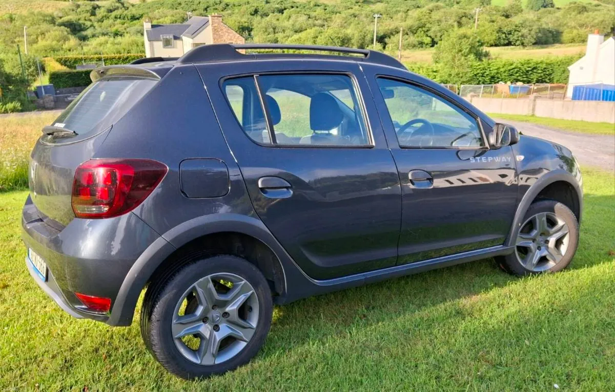 Car - Image 2