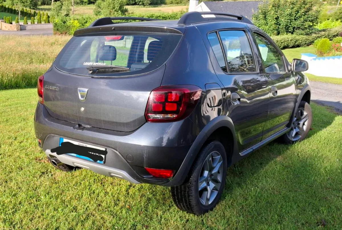 Car - Image 3