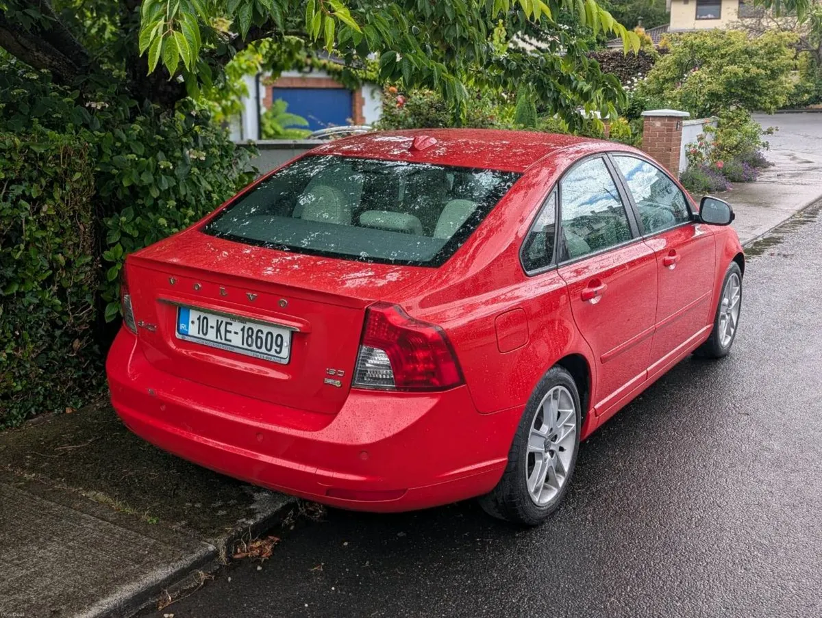 Volvo s40 new nct top spec - Image 2